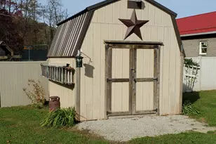 8907 E County Rd 400 N, Greensburg, IN 47240 - Photo 31