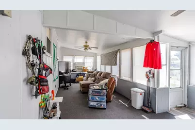 2806 Vermont Avenue, Connersville, IN 47331 - Photo 15