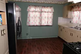 102 W Bryant St, Greensburg, IN 47240 - Photo 5