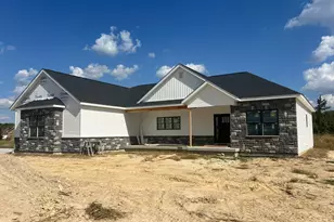 109 Burr Oak Dr, Batesville, IN 47006 - Photo 1