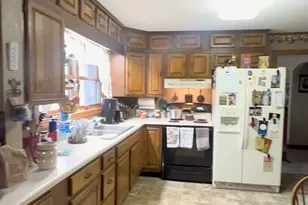 924 W 3rd St, Connersville, IN 47331 - Photo 21