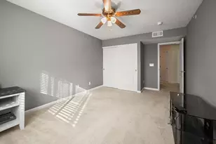 301 Riverscape Ct, Lawrenceburg, IN 47025 - Photo 9