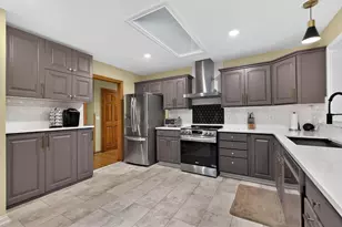 20074 Ravenda Dr, Lawrenceburg, IN 47025 - Photo 11