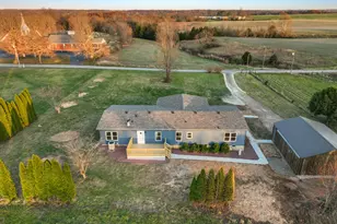 6911 N Graham Rd, Madison, IN 47250 - Photo 9