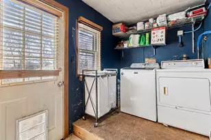 414 Manchester St, Aurora, IN 47001 - Photo 13