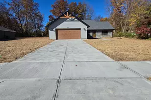 10311 Liana Dr, Dillsboro, IN 47018 - Photo 3