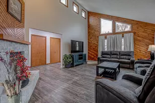 20013 Ravenda Dr, Lawrenceburg, IN 47025 - Photo 7