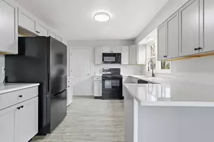 22 W Contreras, Liberty, IN 47353 - Photo 7