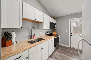 21051 Sunnyridge Dr, Lawrenceburg, IN 47025 - Photo 11