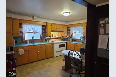 122 W 5th St, Rushville, IN 46173 - Photo 3