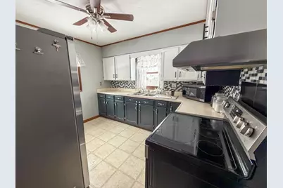 141 W 4th Street, Greensburg, IN 47240 - Photo 9