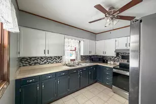 141 W 4th St, Greensburg, IN 47240 - Photo 7