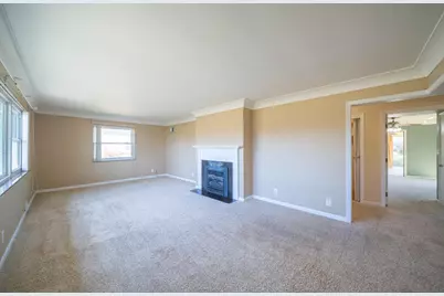 808 Sunnyside Ave, Aurora, IN 47001 - Photo 17