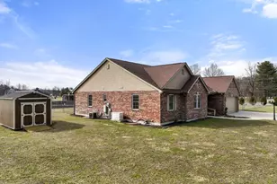 9032 E Edgewood Ln, Sunman, IN 47041 - Photo 3