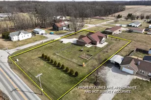 9032 E Edgewood Ln, Sunman, IN 47041 - Photo 7