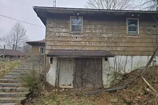 1926 Little Bear Rd, Connersville, IN 47331 - Photo 5