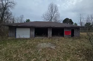 1926 Little Bear Rd, Connersville, IN 47331 - Photo 9