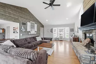 478 Eagleview Dr, Lawrenceburg, IN 47025 - Photo 9