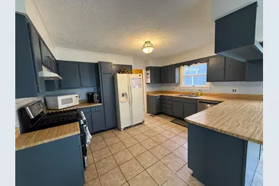 206 E Perry Street, Versailles, IN 47042 - Photo 3