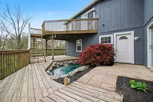 1207 Montclair Ct, Lawrenceburg, IN 47025 - Photo 3