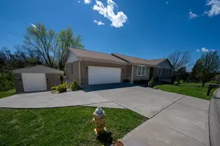 744 Randy Ave, Lawrenceburg, IN 47025 - Photo 7