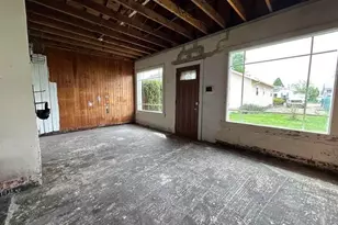 724 W 22nd St, Connersville, IN 47331 - Photo 17