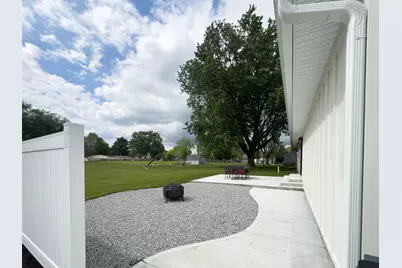 2601 N Eby Drive, Connersville, IN 47331 - Photo 39