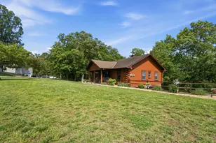 21282 Bellemeade Dr, Lawrenceburg, IN 47025 - Photo 3