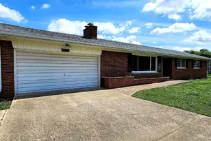 2394 S Sunset Dr, Connersville, IN 47331 - Photo 1