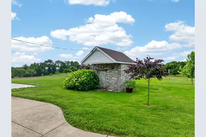10449 North Dearborn, Sunman, IN 47041 - Photo 17