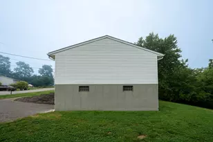 304 Sunset Dr, Aurora, IN 47001 - Photo 5