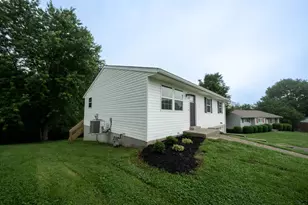 304 Sunset Dr, Aurora, IN 47001 - Photo 3
