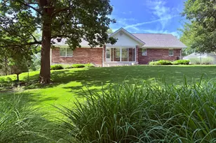 240 E Austin St, Versailles, IN 47042 - Photo 7