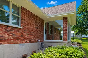 240 E Austin St, Versailles, IN 47042 - Photo 3