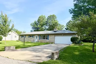 1716 Barbara Ln, Connersville, IN 47331 - Photo 3