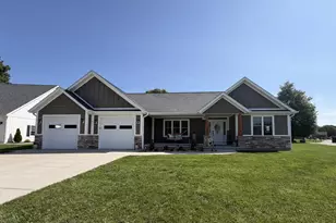 102 Shale Ct, Batesville, IN 47006 - Photo 1
