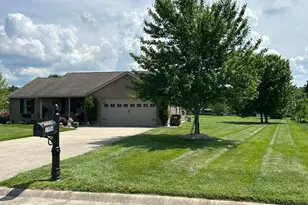1006 Doesprings Dr, Sunman, IN 47041 - Photo 11