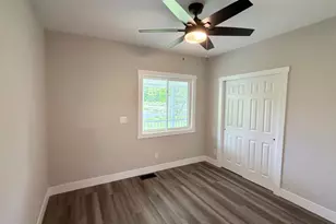 19021 N Hogan Rd, Aurora, IN 47001 - Photo 39