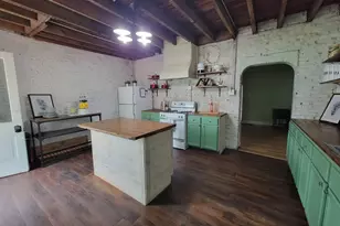 609 Walnut St, Madison, IN 47250 - Photo 15