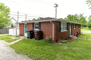 106 W 1st St, Hanover, IN 47243 - Photo 27