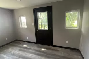 827 N Broadway St, Greensburg, IN 47240 - Photo 5