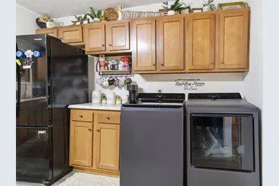 202 W 22nd Street, Connersville, IN 47331 - Photo 15