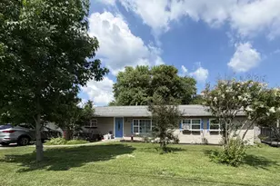 615 S Buckeye St, Osgood, IN 47037 - Photo 1