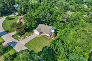 21262 Bellemeade Dr, Lawrenceburg, IN 47025 - Photo 3