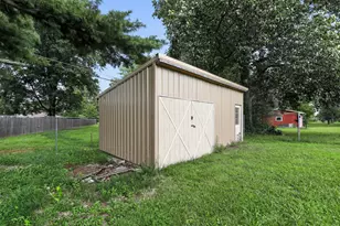 526 Clearview Ln, Versailles, IN 47042 - Photo 11