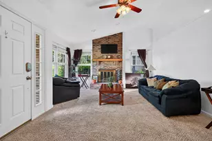 1807 Fieldcrest Dr, Lawrenceburg, IN 47025 - Photo 9