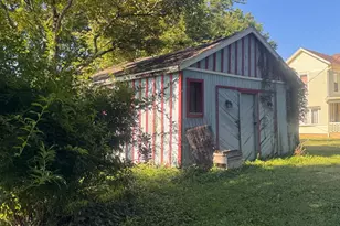 19058 Mount St, Metamora, IN 47030 - Photo 11