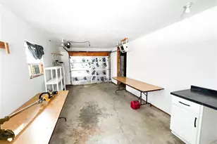 228 W 12th St, Connersville, IN 47331 - Photo 21
