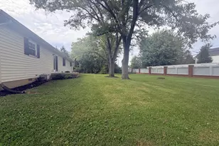 1112 Ranch Rd, Connersville, IN 47331 - Photo 9