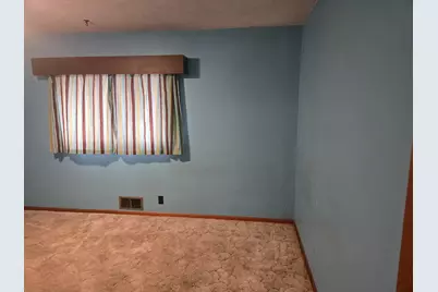 1523 W Memorial Drive, Connersville, IN 47331 - Photo 9
